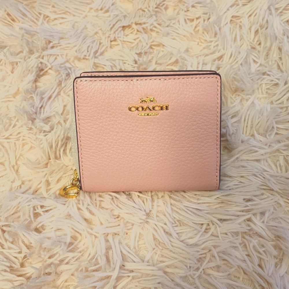 Coach Snap Wallet In Powder Pink